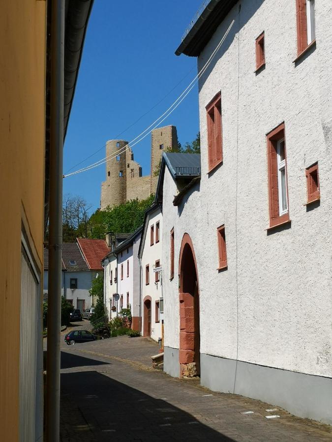 Mooi Ruim Appartement In Antieke Stadsboerderij Schönecken Dış mekan fotoğraf