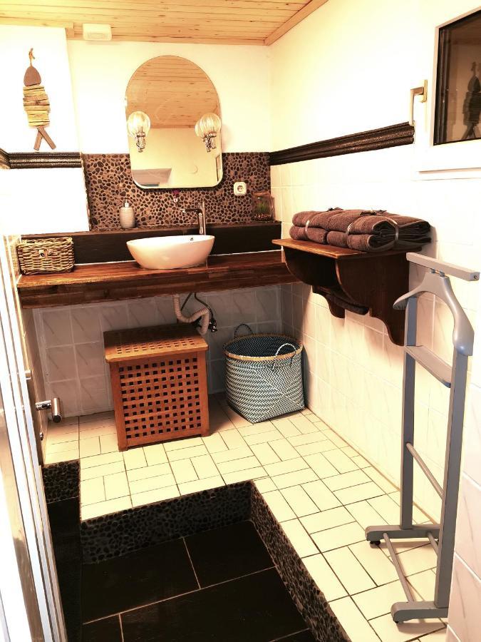 Mooi Ruim Appartement In Antieke Stadsboerderij Schönecken Dış mekan fotoğraf