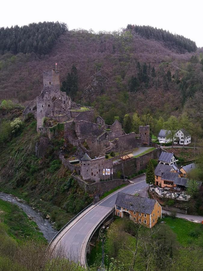 Mooi Ruim Appartement In Antieke Stadsboerderij Schönecken Dış mekan fotoğraf